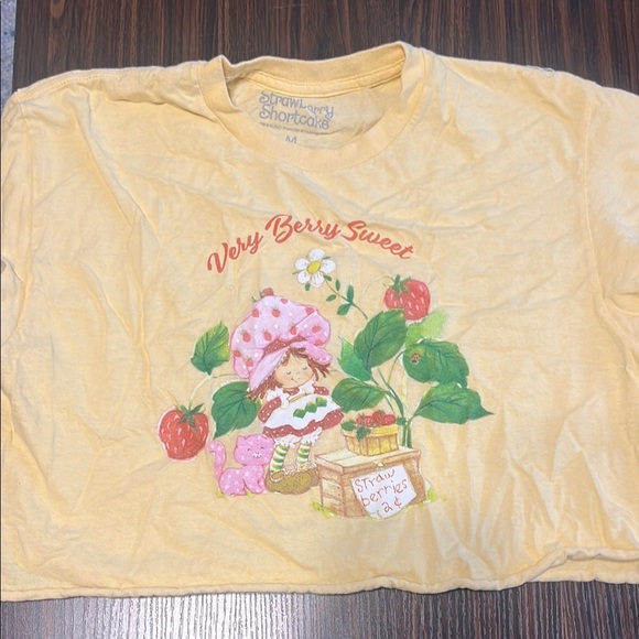 strawberry shortcake Tops - Strawberry Shortcake Yellow Graphic Crop Top Women's Size Medium